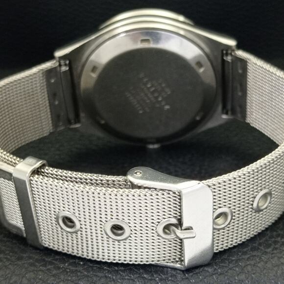 Vintage 1985 Citizen Automatic Mens Silver Watch W/daydate & Black accents - Picture 2 of 9